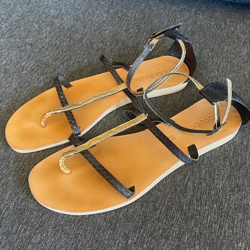 Cocobelle Anthropologie leather sandals black gold 7,5 beach festival vacation